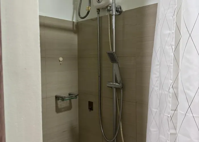 Metro Prime Staycations At Shore 2 Residences T1